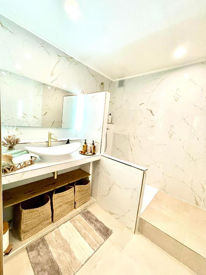 Spacious Loft, Duplex, Old Town, 3 Bedrooms - Easy Check-In 니스 외부 사진