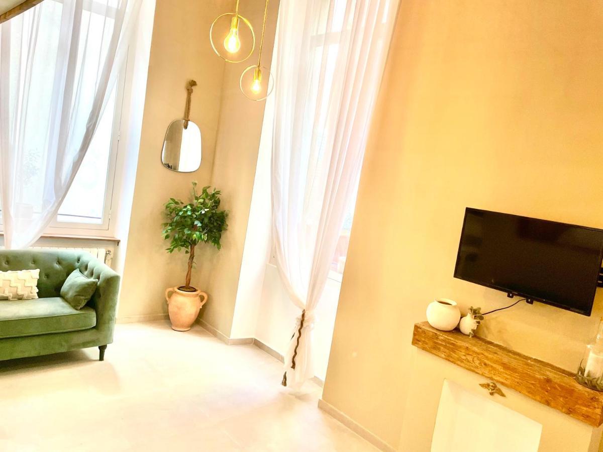Spacious Loft, Duplex, Old Town, 3 Bedrooms - Easy Check-In 니스 외부 사진