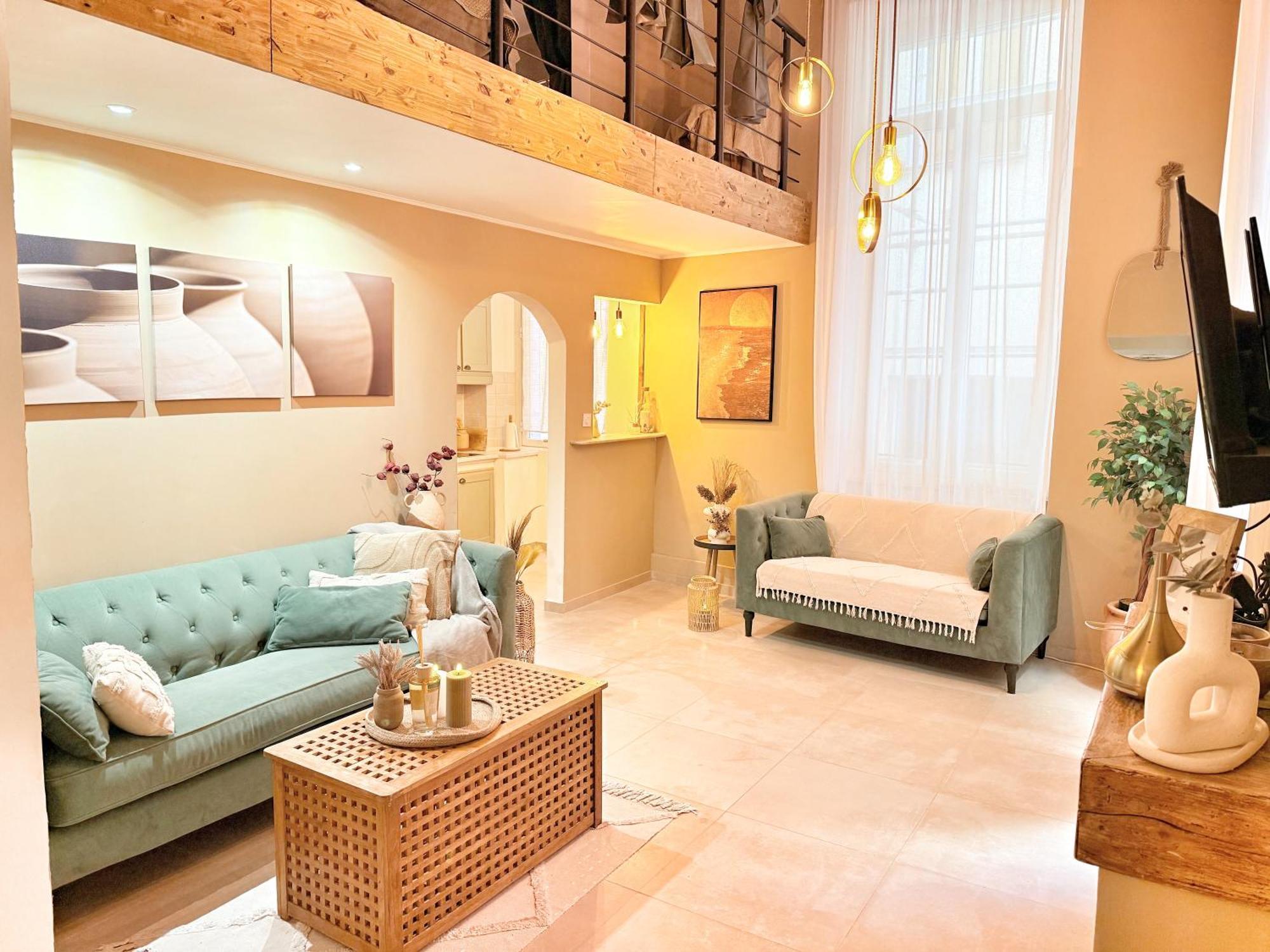 Spacious Loft, Duplex, Old Town, 3 Bedrooms - Easy Check-In 니스 외부 사진