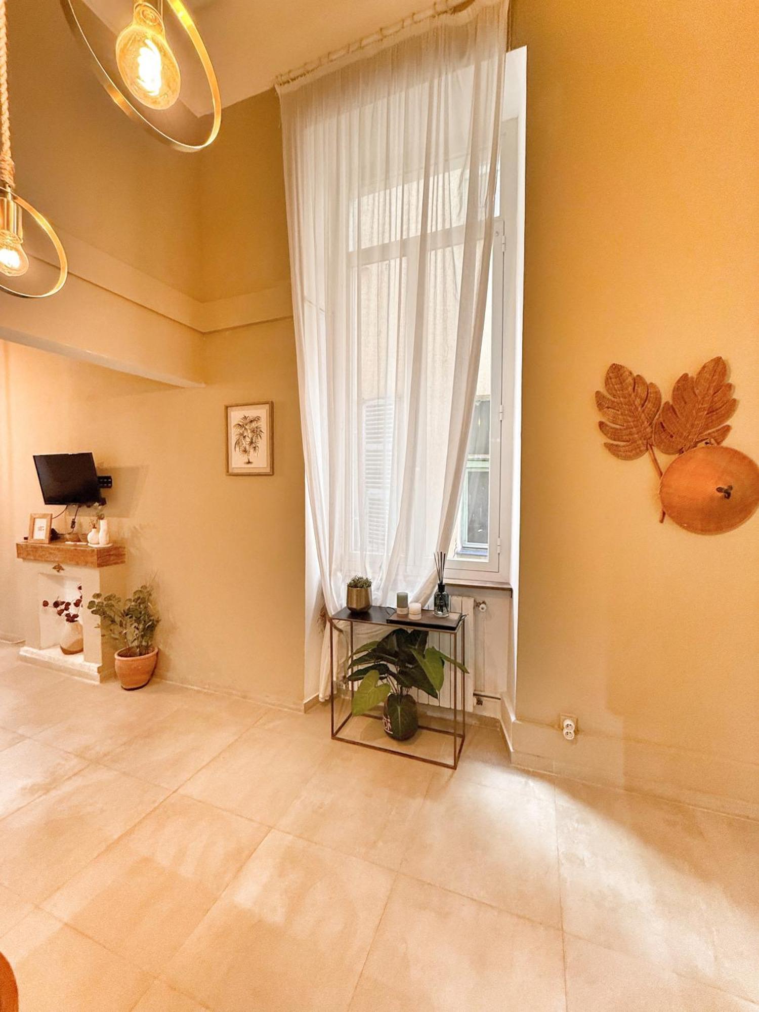 Spacious Loft, Duplex, Old Town, 3 Bedrooms - Easy Check-In 니스 외부 사진